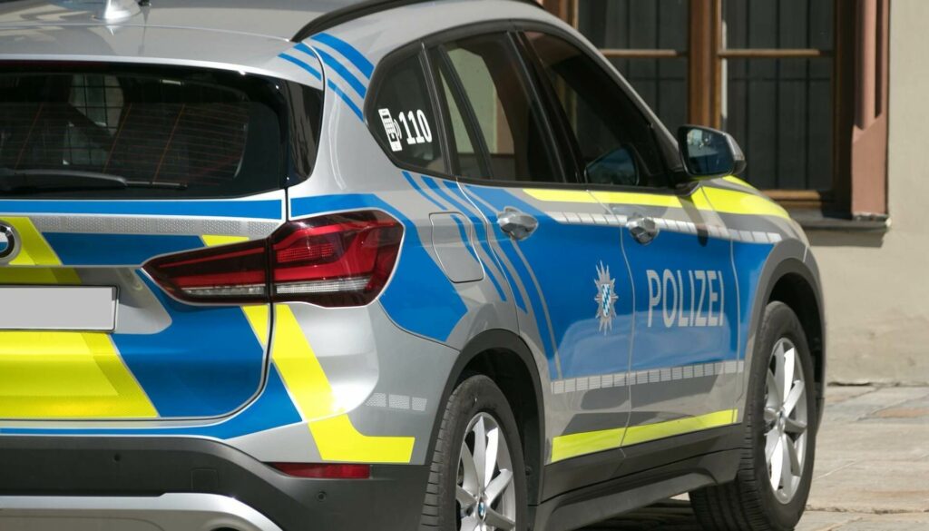Polizeiauto - Symbolbild für Polizeigewahrsam