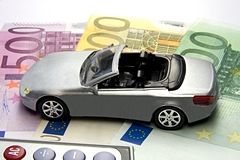 Euroscheine und Auto Anwalt Verkehrsrecht Landsberg am Lech